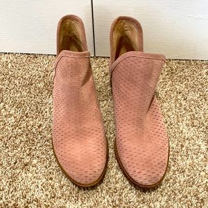 Light pink booties by Lucky Brand